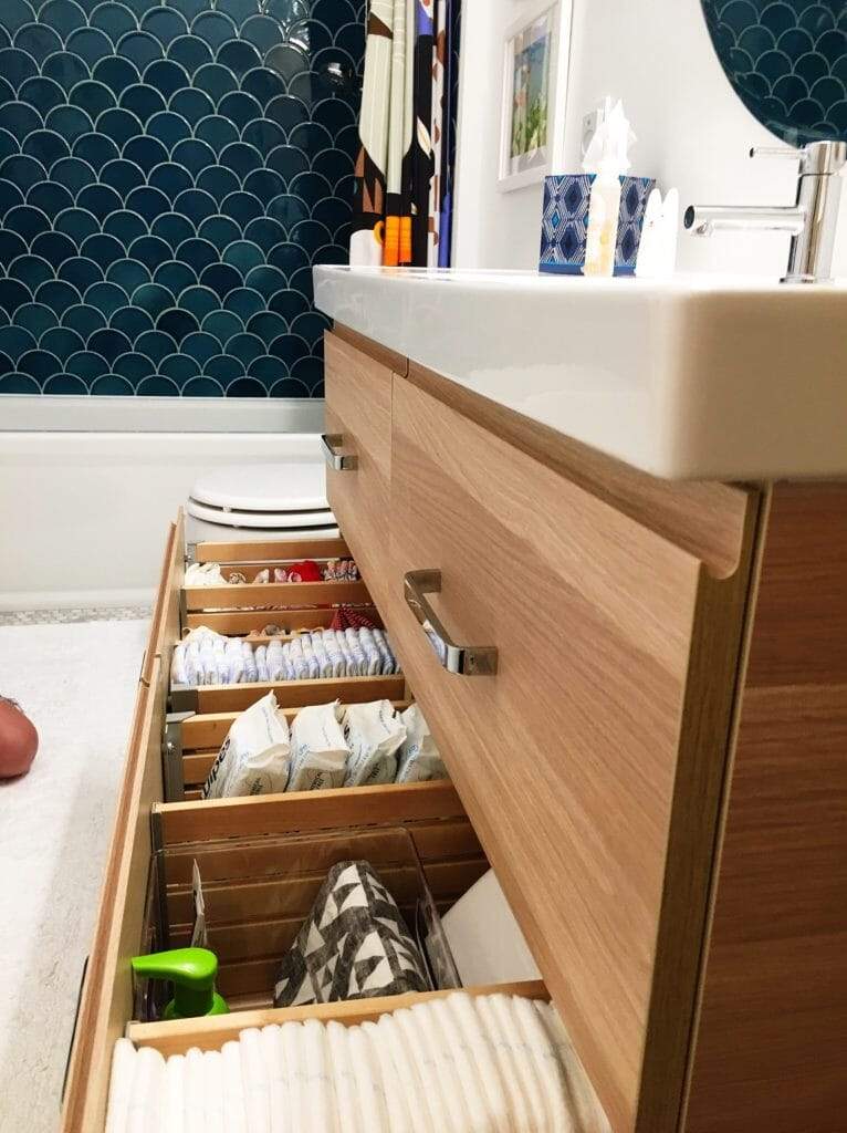 Space Lift: HER Closet