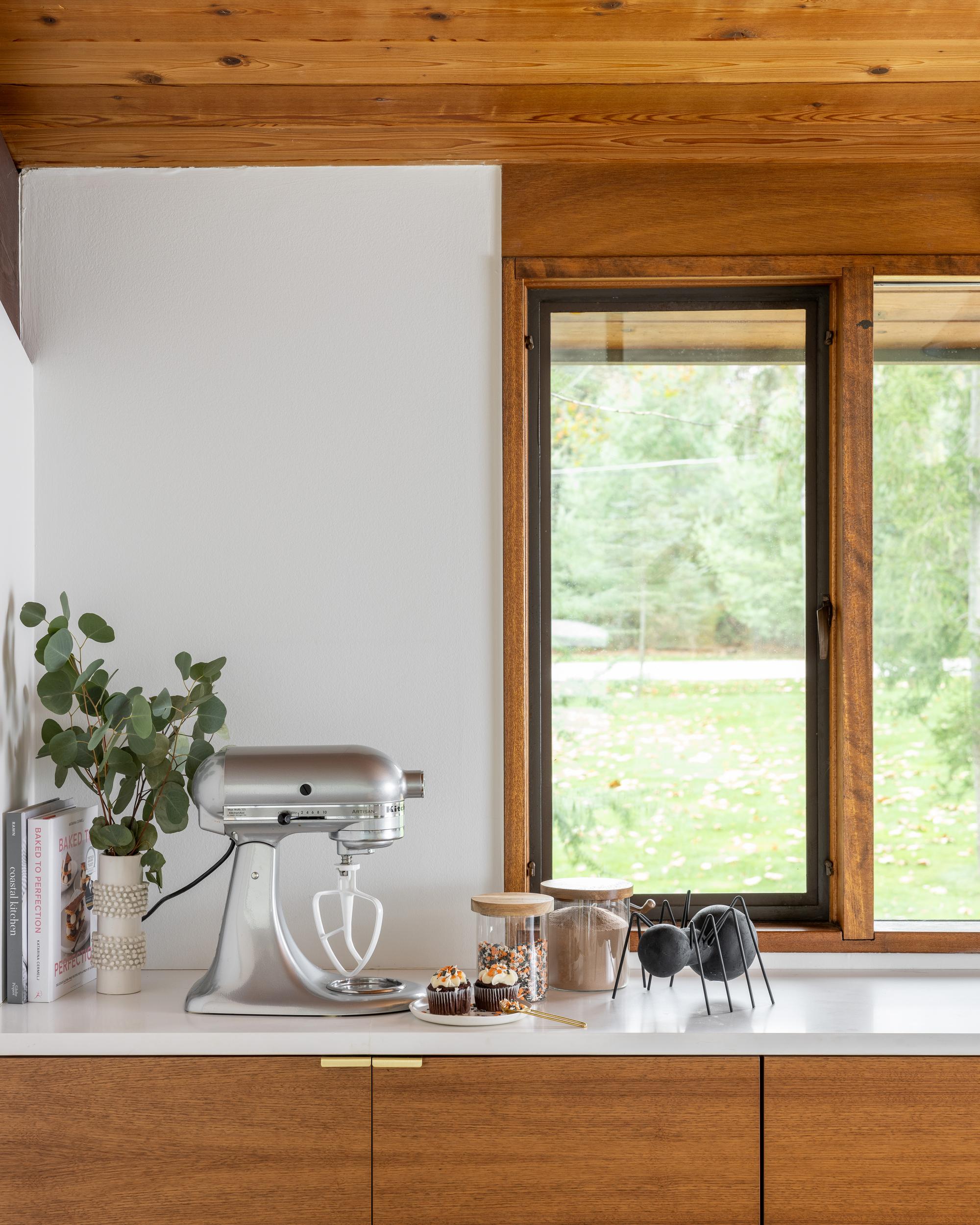 The Ultimate No-Guest-Room Guide to Hosting Overnight Visitors